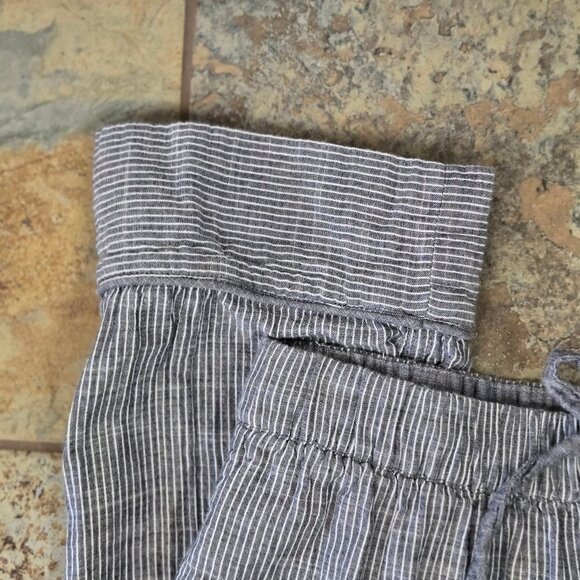 Levi's Size Small 100% Cotton Gray White Vertical Striped Casual Pants Elastic - Picture 3 of 13